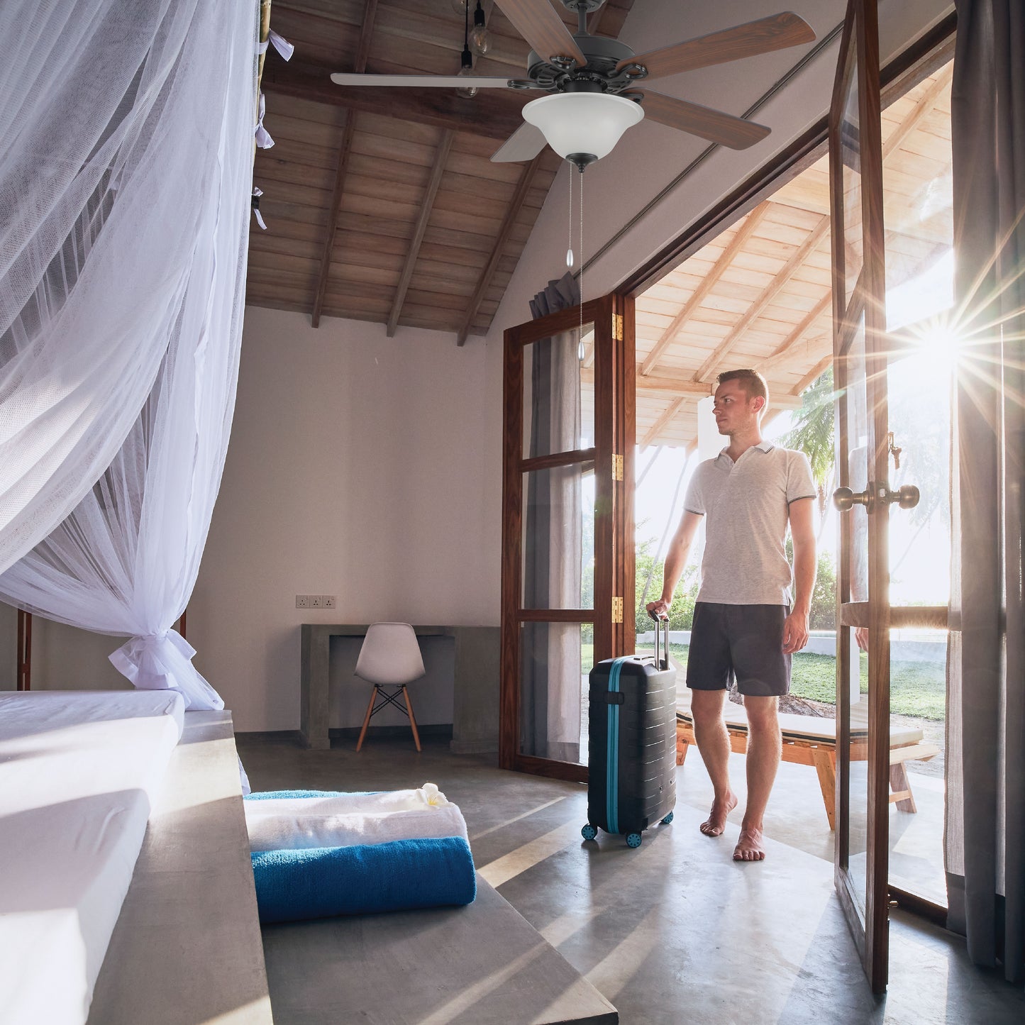 VENTILADOR DE TECHO C/LUZ, 52", 48W BAHAMAS